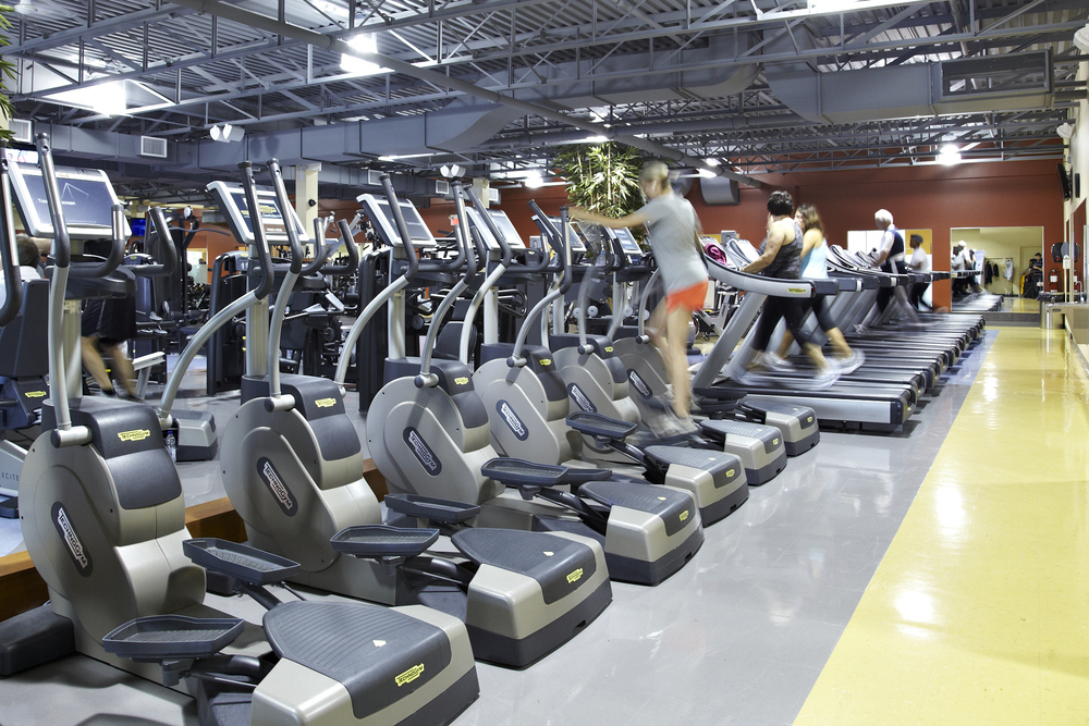 Klub 20 West Island Gym | 50 Boulevard Saint-Charles, Beaconsfield, QC H9W 2X3, Canada | Phone: (514) 505-3555