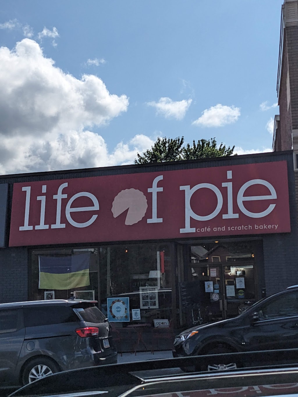 Life of Pie | 1134 Bank St, Ottawa, ON K1S 3X6, Canada | Phone: (613) 693-1853