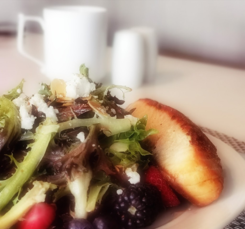 Lakeside Seafood & Grill | 9 Harbour St E, Collingwood, ON L9Y 5B5, Canada | Phone: (705) 446-3274