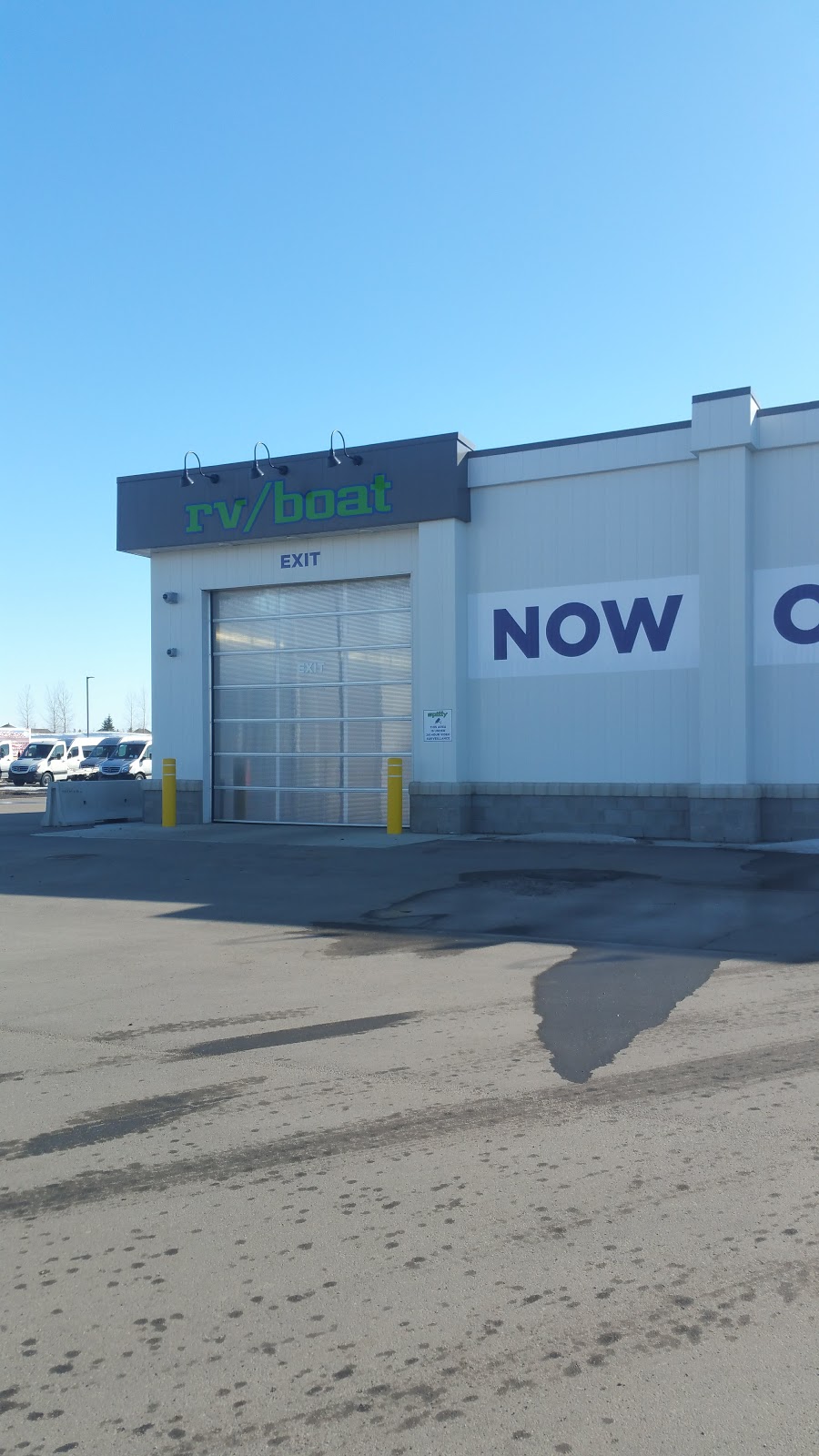 Spiffy Car Wash | 600 Melville St, Saskatoon, SK S7J 5L4, Canada | Phone: (306) 242-0005