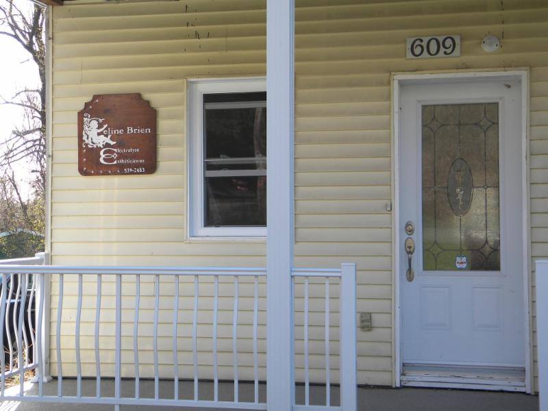 Celine Brien Electrolyse | 609 Rue Eastern, Waterloo, QC J0E 2N0, Canada | Phone: (450) 539-2683