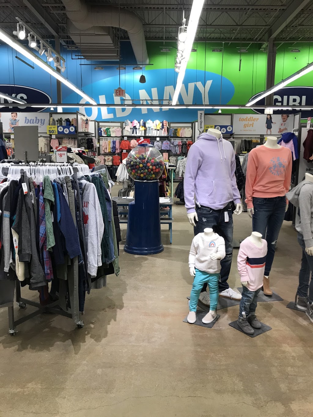 Old Navy | 1225 St Marys Rd, Winnipeg, MB R2M 5E5, Canada | Phone: (204) 253-9666
