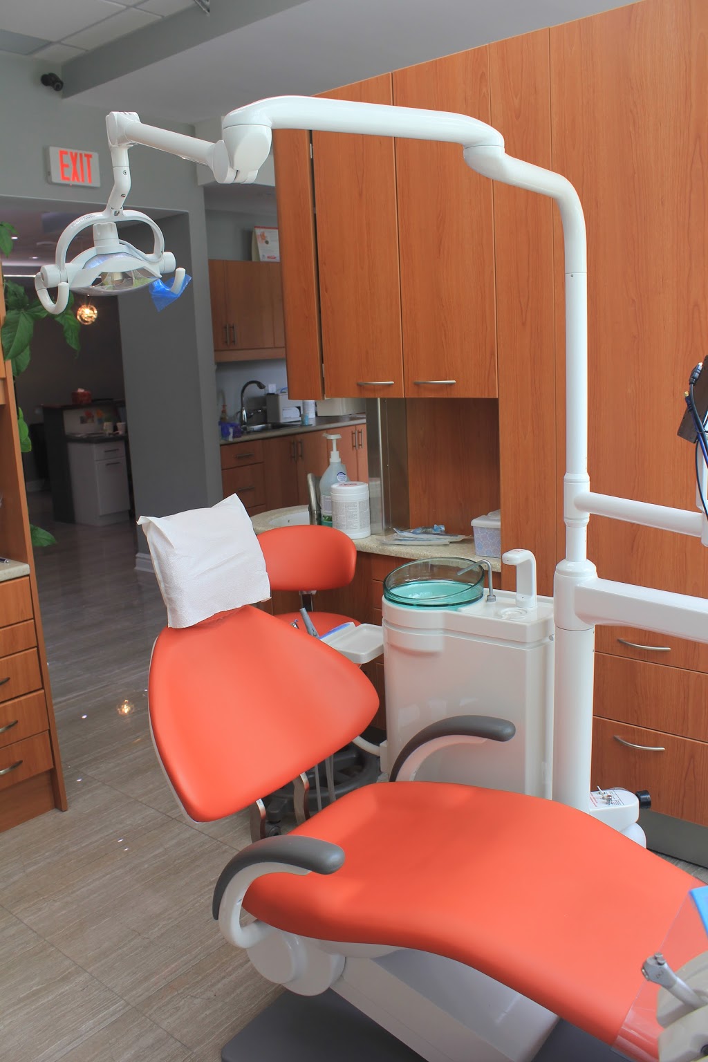 Hummingbird Dental | 10376 Yonge St #202, Richmond Hill, ON L4C 3B8, Canada | Phone: (905) 237-7976