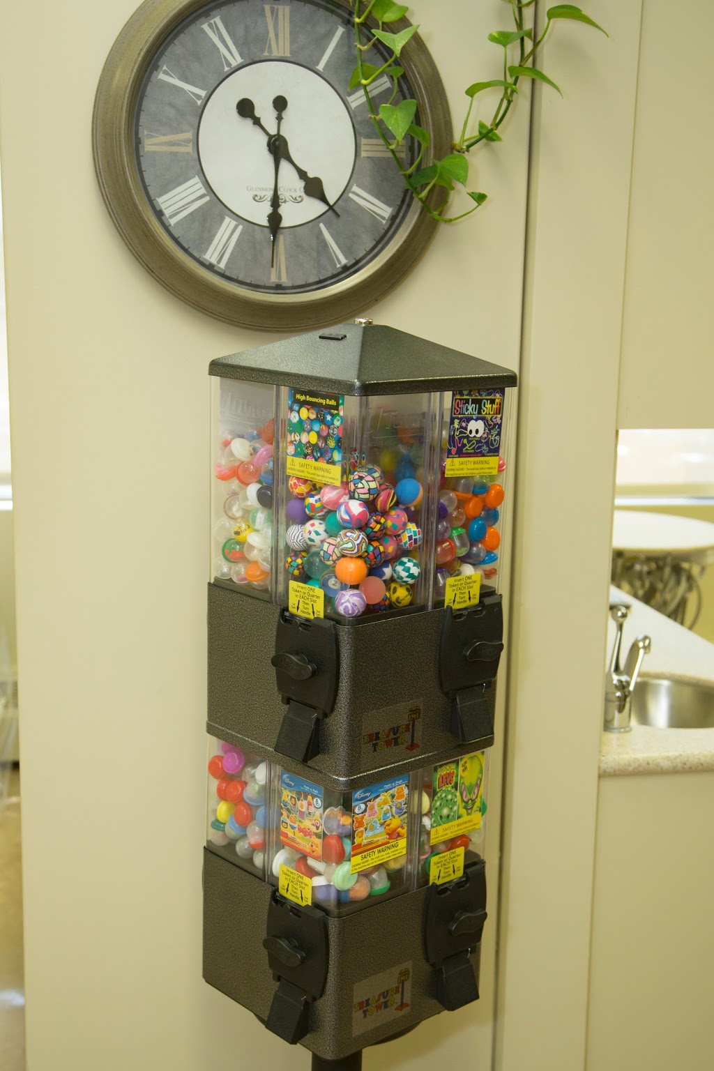 Dentistry at Market Mall | 4935 40 Ave NW #232, Calgary, AB T3A 2N1, Canada | Phone: (403) 286-2399