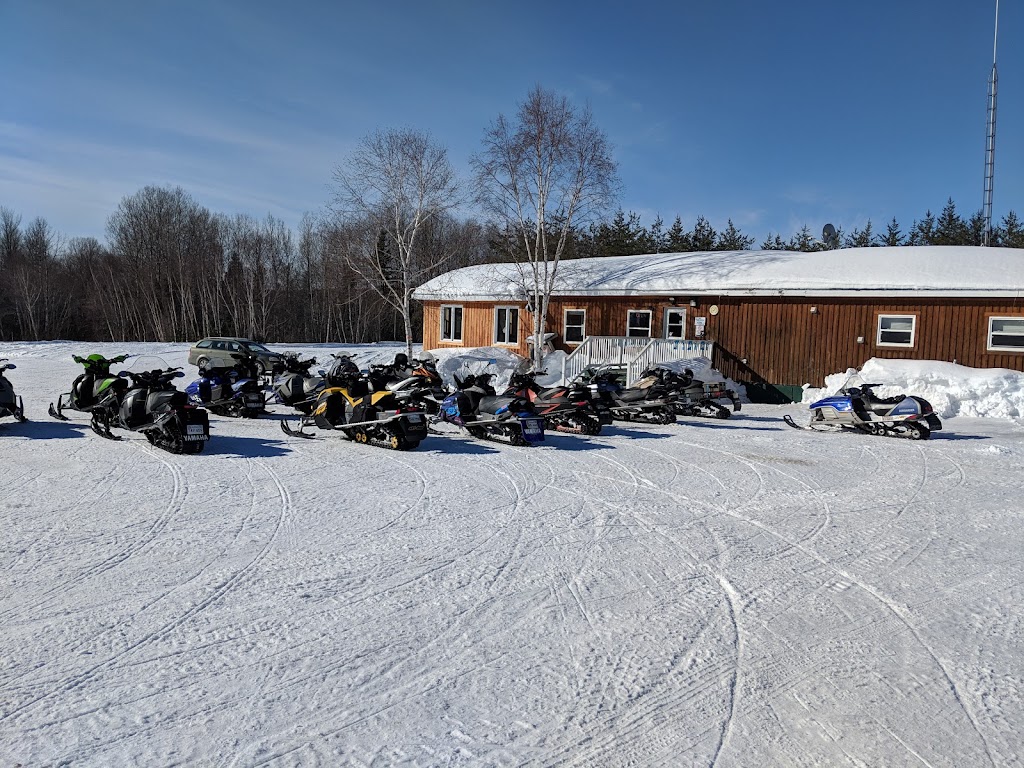 Rogers Lake Lodge | Highway 430, Northesk Parish, NB E2A 6M3, Canada | Phone: (506) 502-2696
