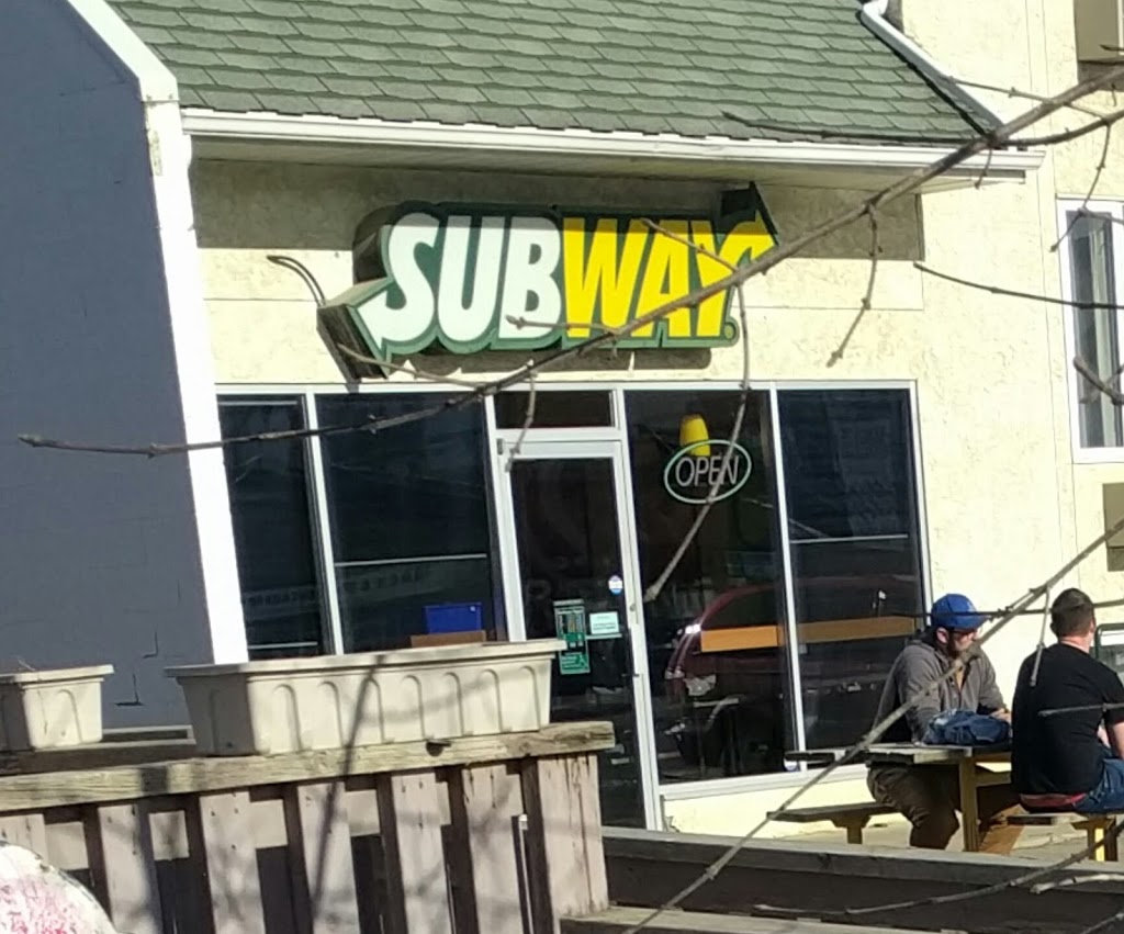 Subway | 1714 20 Ave Box 266, Didsbury, AB T0M 0W0, Canada | Phone: (403) 335-3050