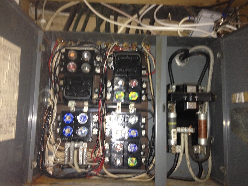Camtech Electric | 3033 Golden Orchard Dr, Mississauga, ON L4X 2V1, Canada | Phone: (416) 857-2007