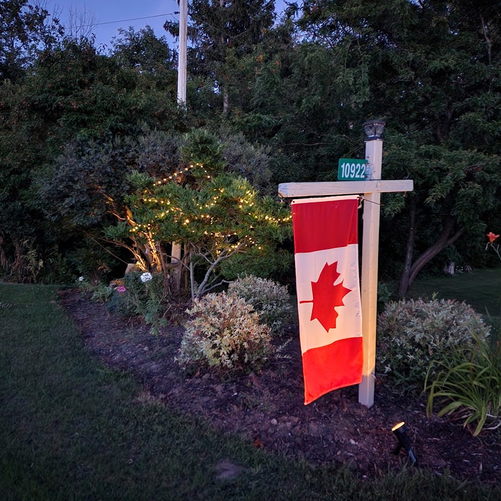 Moonglade Inn | 10922 Loyalist Pkwy, Deseronto, ON K0K 1X0, Canada | Phone: (613) 885-3150