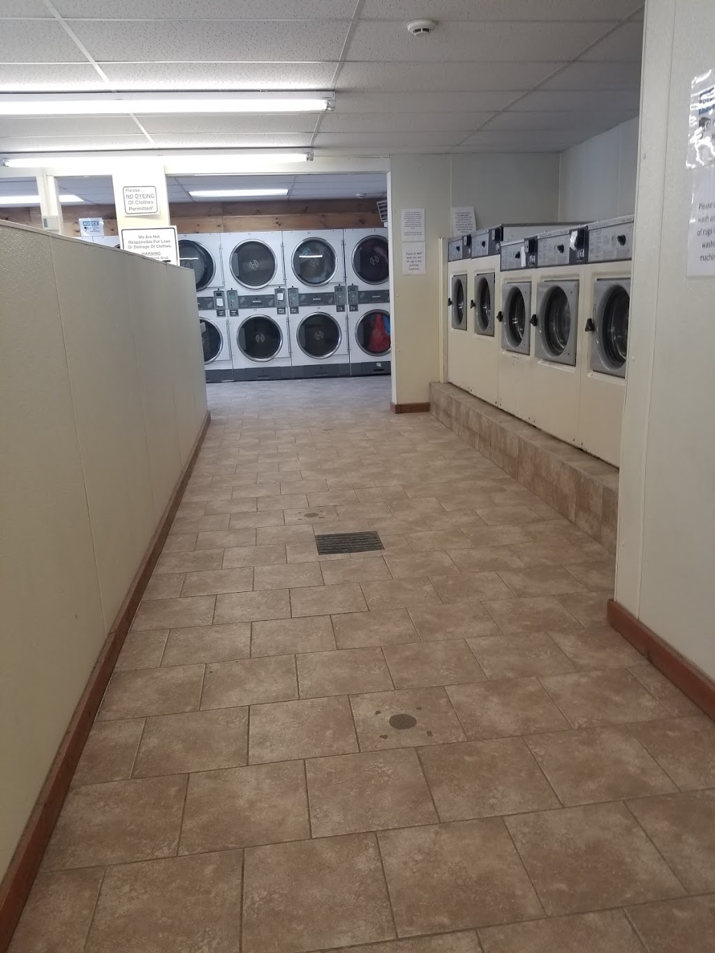 T Js North Country Laundromat | 1 Chapman St, Rouses Point, NY 12979, USA | Phone: (518) 297-6020