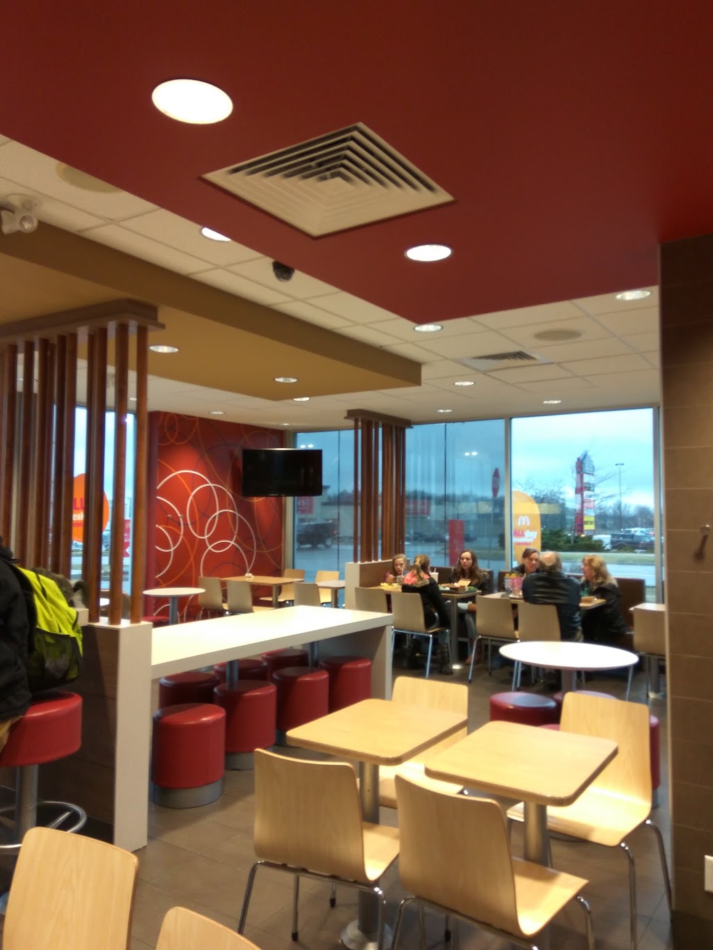 McDonalds | 1015 Golf Links Rd, Ancaster, ON L9K 1L6, Canada | Phone: (905) 648-7915