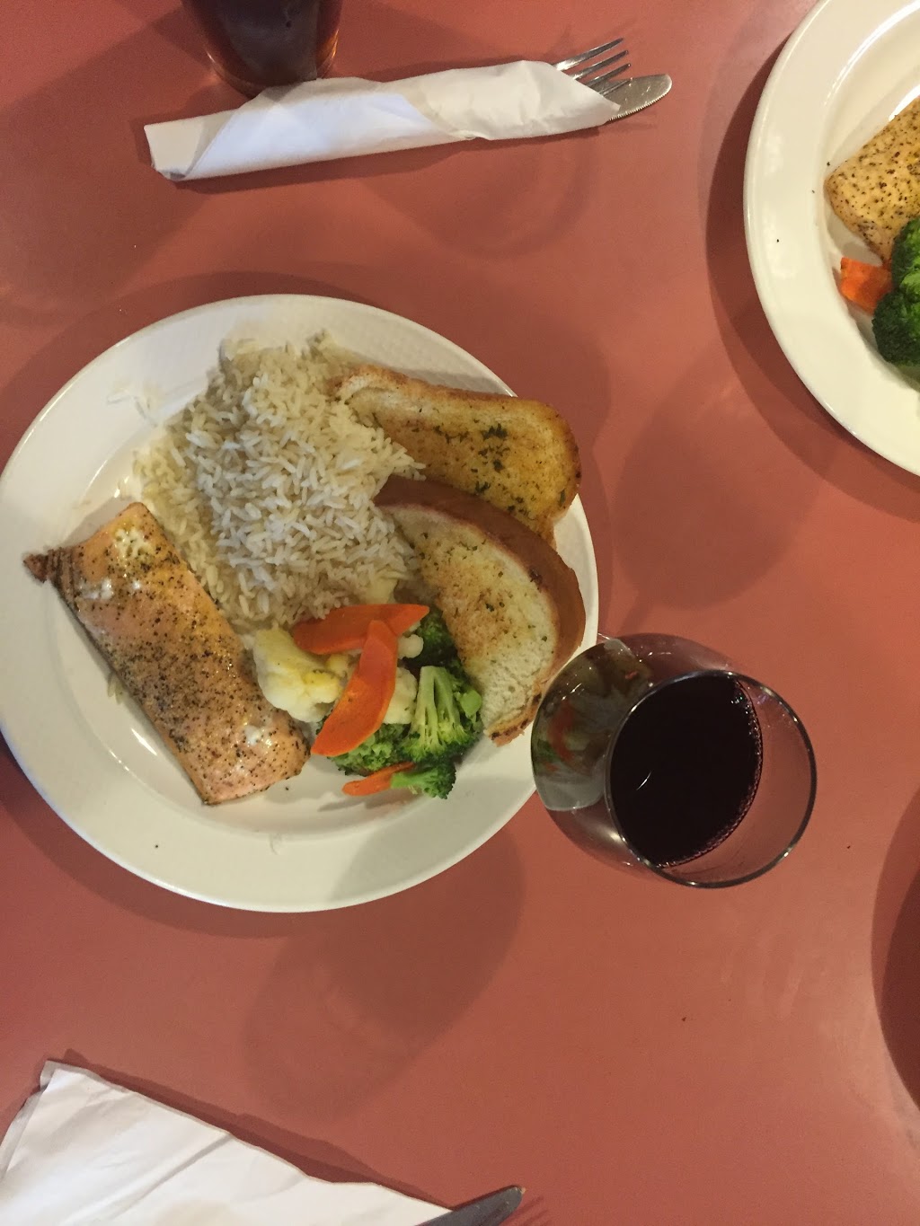 Uncle Rogers Family Dining & Lounge | 5103 50th St, Tofield, AB T0B 4J0, Canada | Phone: (780) 662-4441