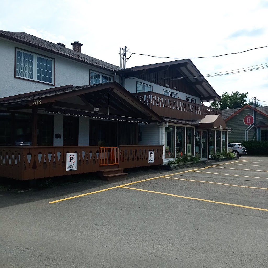 Rachelle-Bery health stores | 377 Rue Principale, Saint-Sauveur, QC J0R 1R0, Canada | Phone: (450) 227-3343