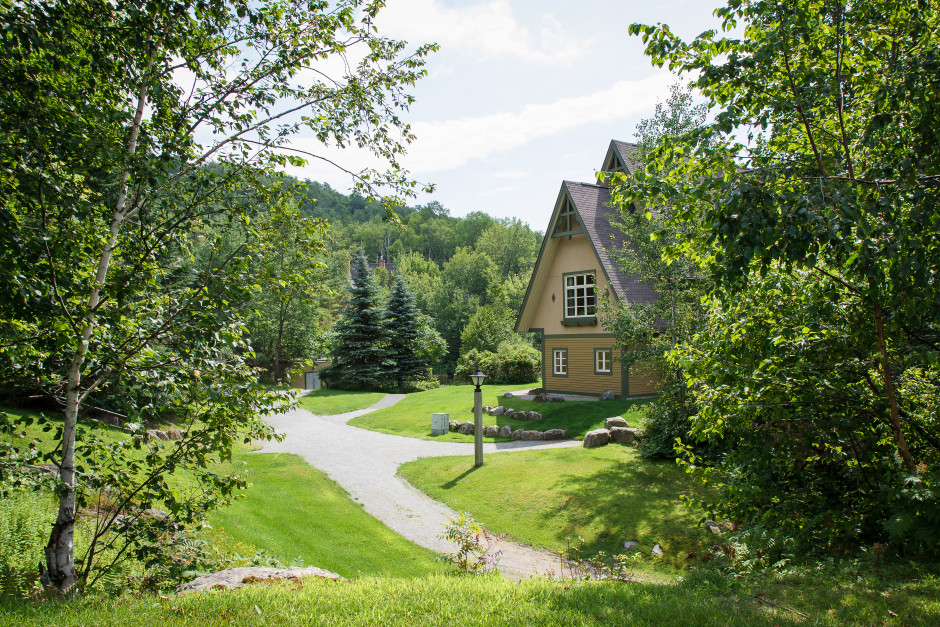 Le Plateau - Tremblant Sunstar | 218 Chemin de la Forêt App 3, Mont-Tremblant, QC J8E 3K8, Canada | Phone: (888) 221-1411