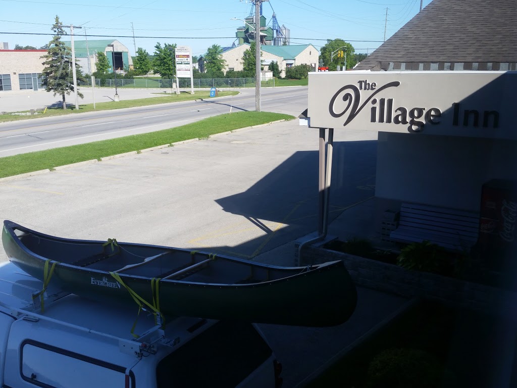 The Village Inn Elora | 66 Wellington Rd 7, Elora, ON N0B 1S0, Canada | Phone: (519) 846-5333