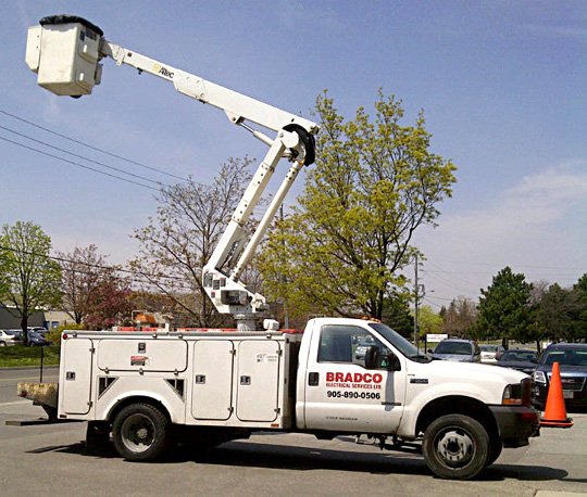 Bradco Electrical Services Ltd | 5215 Timberlea Blvd, Mississauga, ON L4W 2S3, Canada | Phone: (905) 890-0506