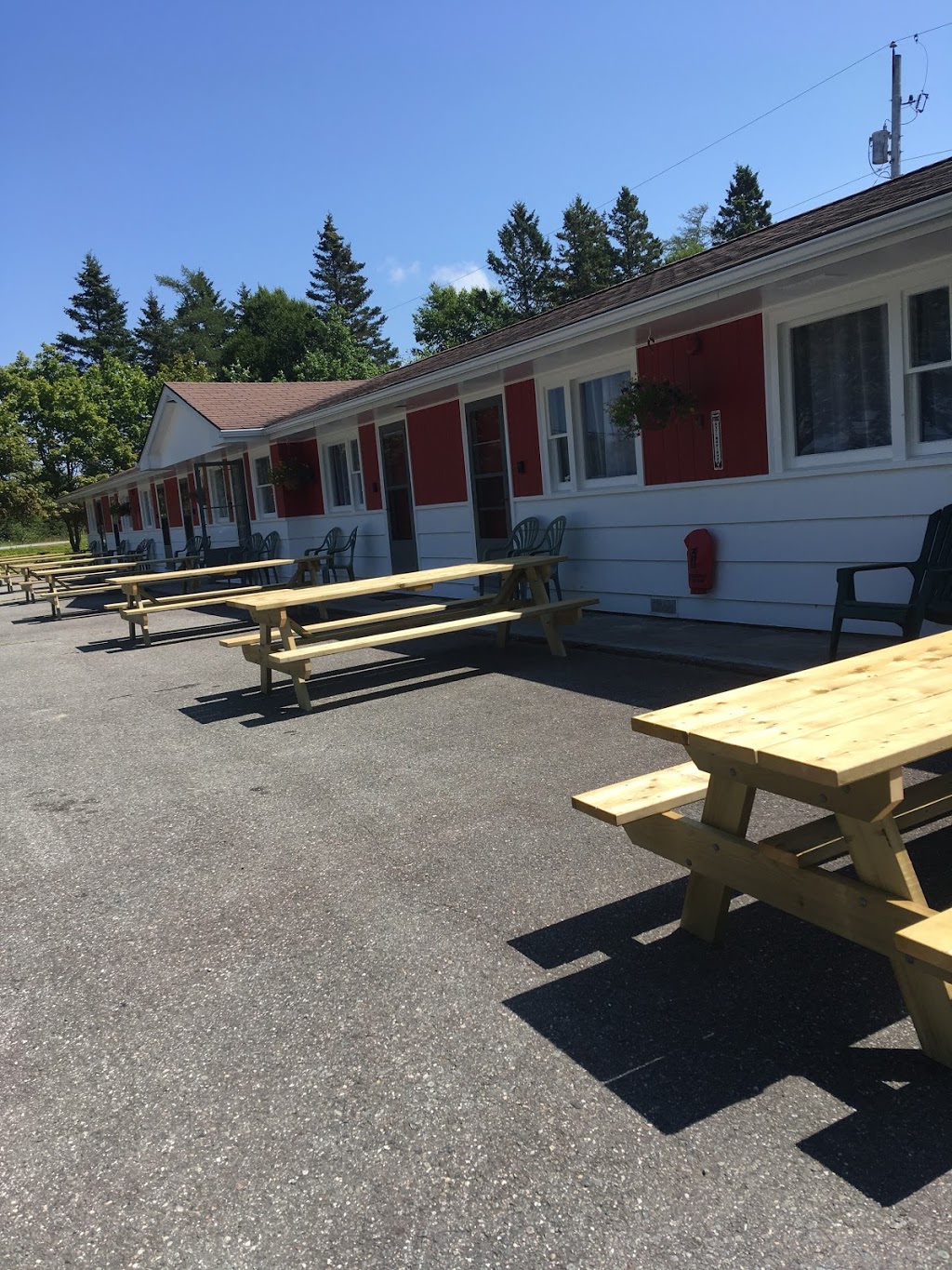 Webbers Lake Charlotte Motel | 11470 Main Road, Lake Charlotte, NS B0J 1Y0, Canada | Phone: (902) 440-6731