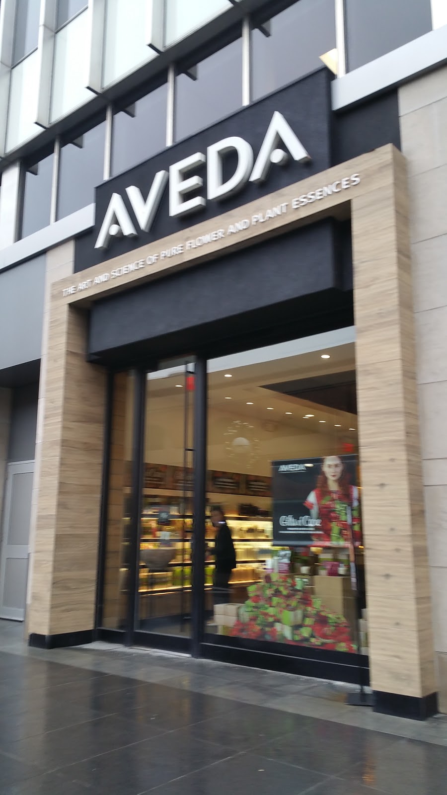 Aveda | 155 Cumberland St, Toronto, ON M5R 1A2, Canada | Phone: (416) 922-1025