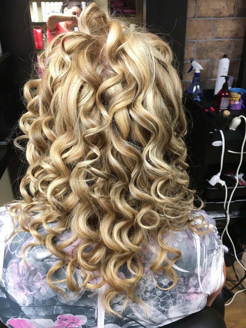 Tina’s Hair Room and Mini Spa | 191 Overberg Way, Stittsville, ON K2S 0V7, Canada | Phone: (613) 799-6506