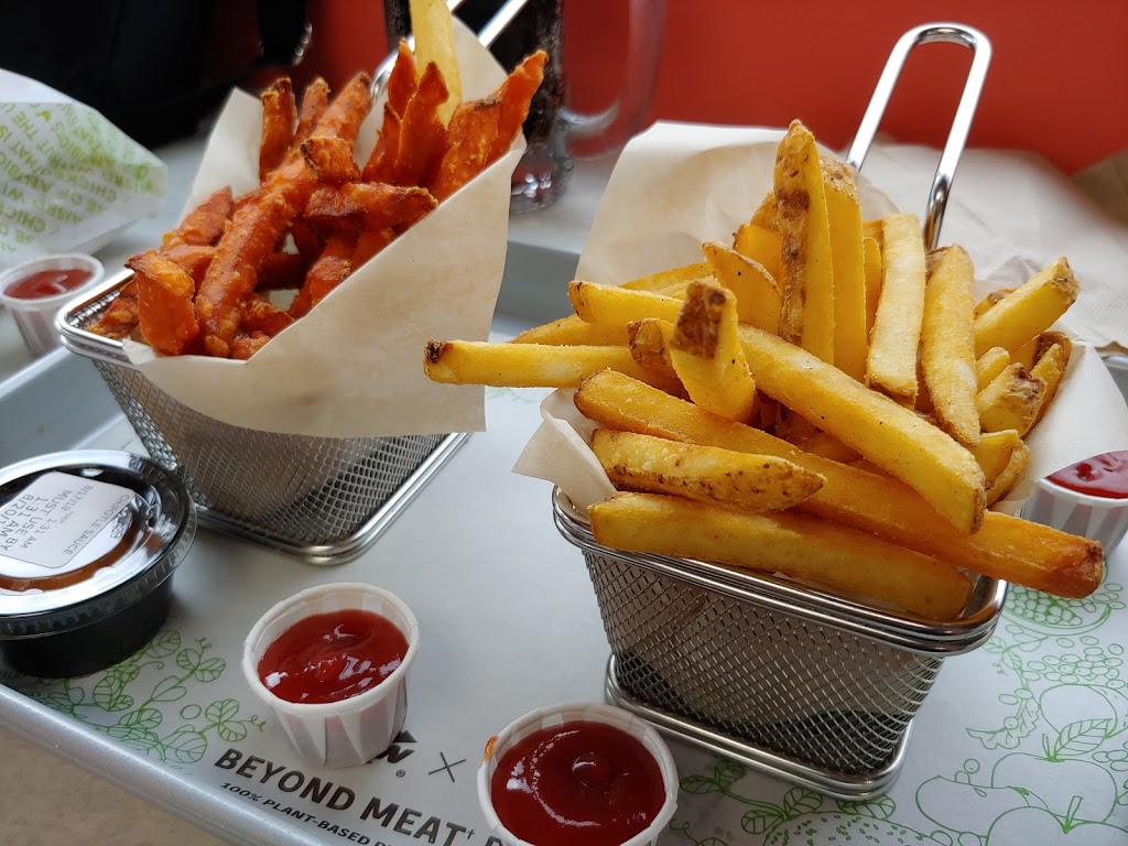 A&W Canada | 6980 McLeod Rd, Niagara Falls, ON L2G 7K3, Canada | Phone: (289) 296-5865