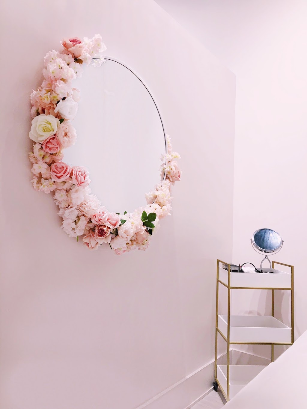 Velve Beauty Bar | 8099 Weston Rd Unit #27, Woodbridge, ON L4L 0C1, Canada | Phone: (437) 703-2400