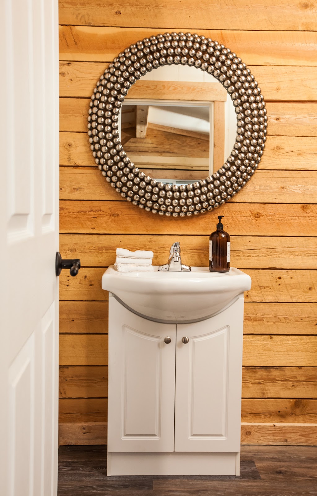 Base Camp Guest House & Cabins | 1075 Pine Rd, Revelstoke, BC V0E 2S0, Canada | Phone: (250) 814-4780