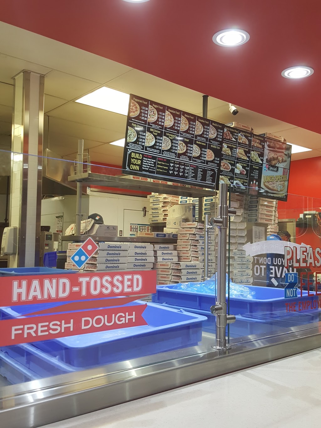 Dominos Pizza | 500 Country Hills Blvd NE Unit #424, Calgary, AB T3K 5H2, Canada | Phone: (403) 226-7400