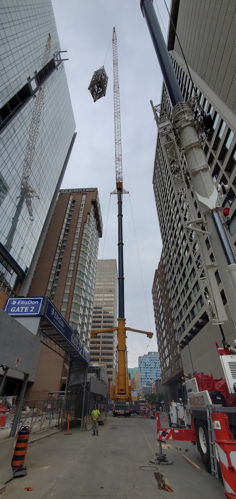 Complete Hoisting Crane Erectors Ltd. | 6896 Darcel Ave, Mississauga, ON L4T 2W5, Canada | Phone: (905) 956-5438