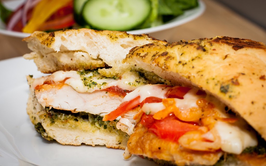 Spinnaker Cafe | 2417 Golf Course Dr #11, Blind Bay, BC V0E 1H2, Canada | Phone: (250) 675-2238
