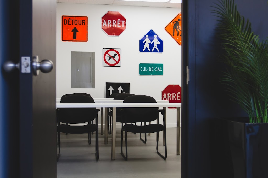 École de conduite Lewis Longueuil | 2866 Rue de Lyon, Longueuil, QC J4L 3R2, Canada | Phone: (450) 679-0111