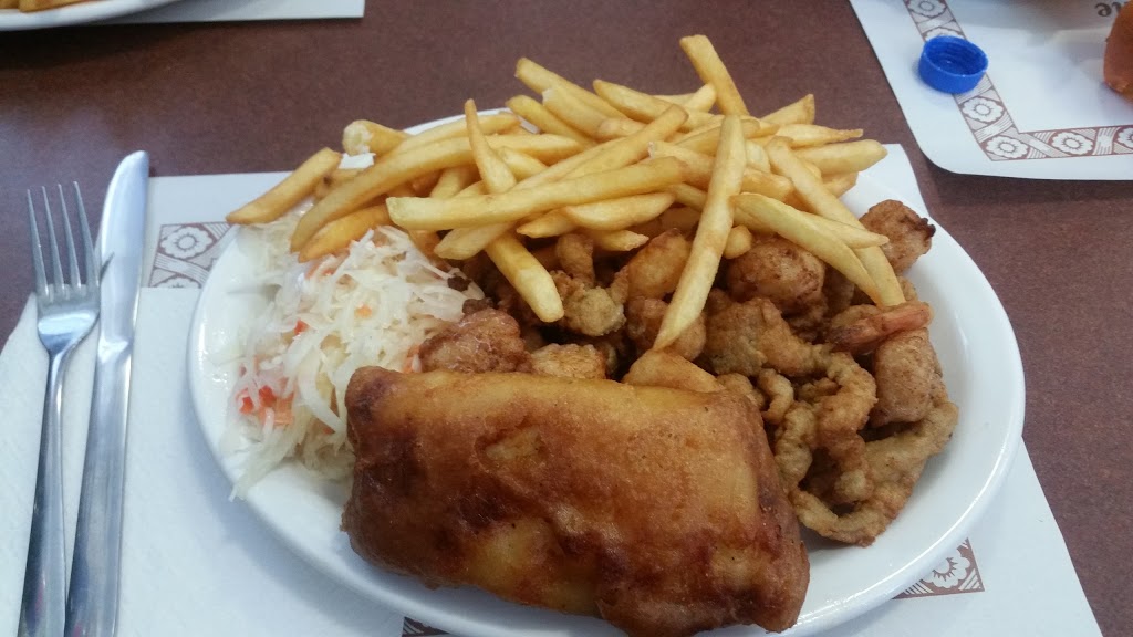 Johns Lunch | 352 Pleasant St, Dartmouth, NS B2Y 3S5, Canada | Phone: (902) 469-3074