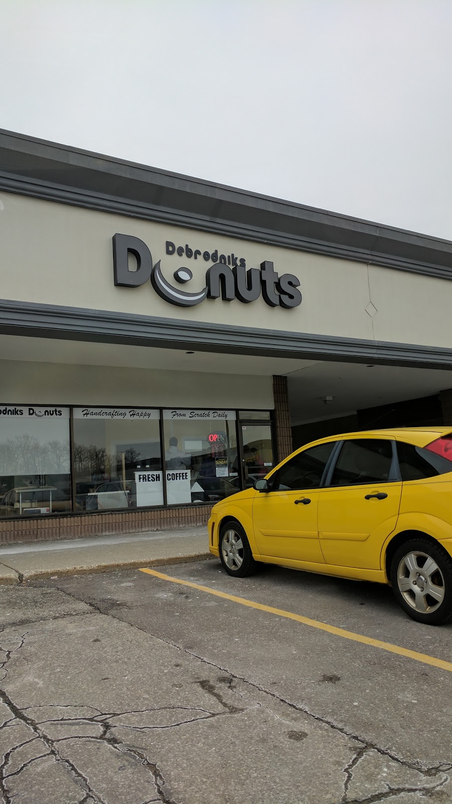 Debrodniks Donuts | 700 Strasburg Rd S20, Kitchener, ON N2E 2M2, Canada