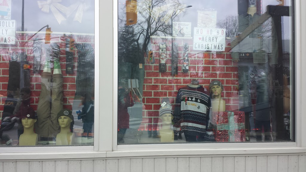 Daves World | 16 Walker St, Port Dover, ON N0A 1N0, Canada | Phone: (519) 583-0369