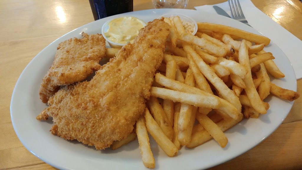 Dennis Point Café | 214 Dennis Point Rd, Middle West Pubnico, NS B0W 2M0, Canada | Phone: (902) 762-1220