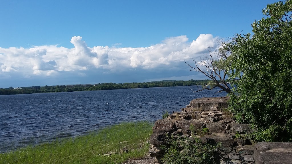Kitchissippi Lookout | 745 Sir John A. Macdonald Parkway, Ottawa, ON K2B 5L7, Canada | Phone: (613) 722-9998