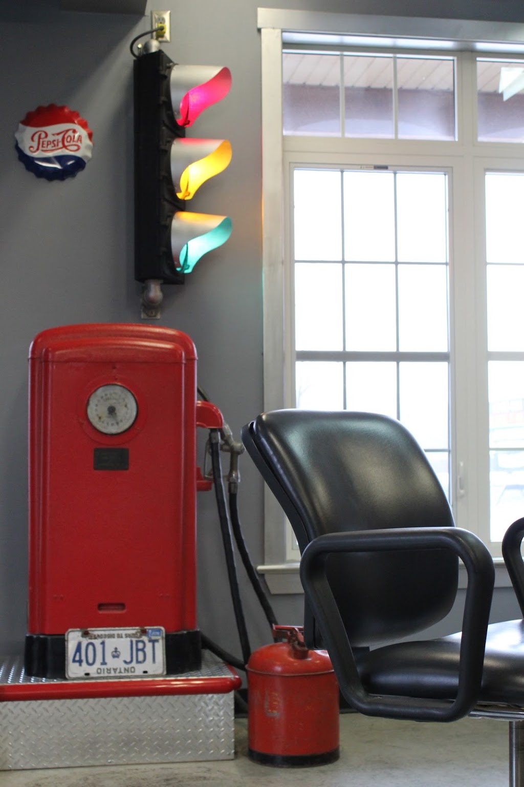 Barber Shop Garage | 3417 Trim Rd, Navan, ON K4B 1M8, Canada | Phone: (613) 835-1665
