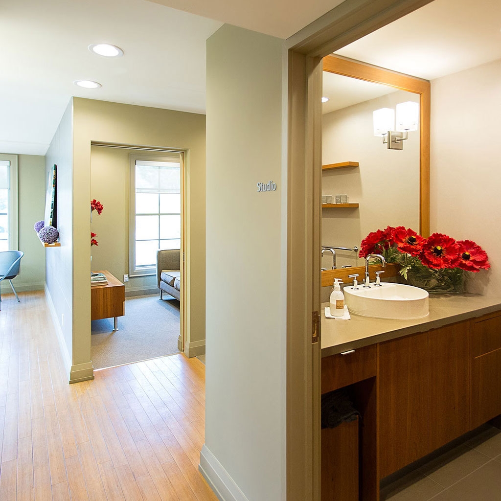 Kerhoulas Dental | 35 Thomas St, Mississauga, ON L5M 1Y6, Canada | Phone: (905) 821-3423
