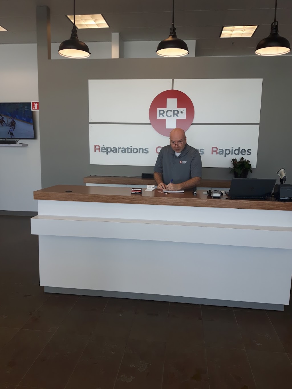 RCR Réparations Cellulaires Rapides Lévis | 1655 Bd Alphonse-Desjardins suite 140, Lévis, QC G6V 0B7, Canada | Phone: (418) 603-2355