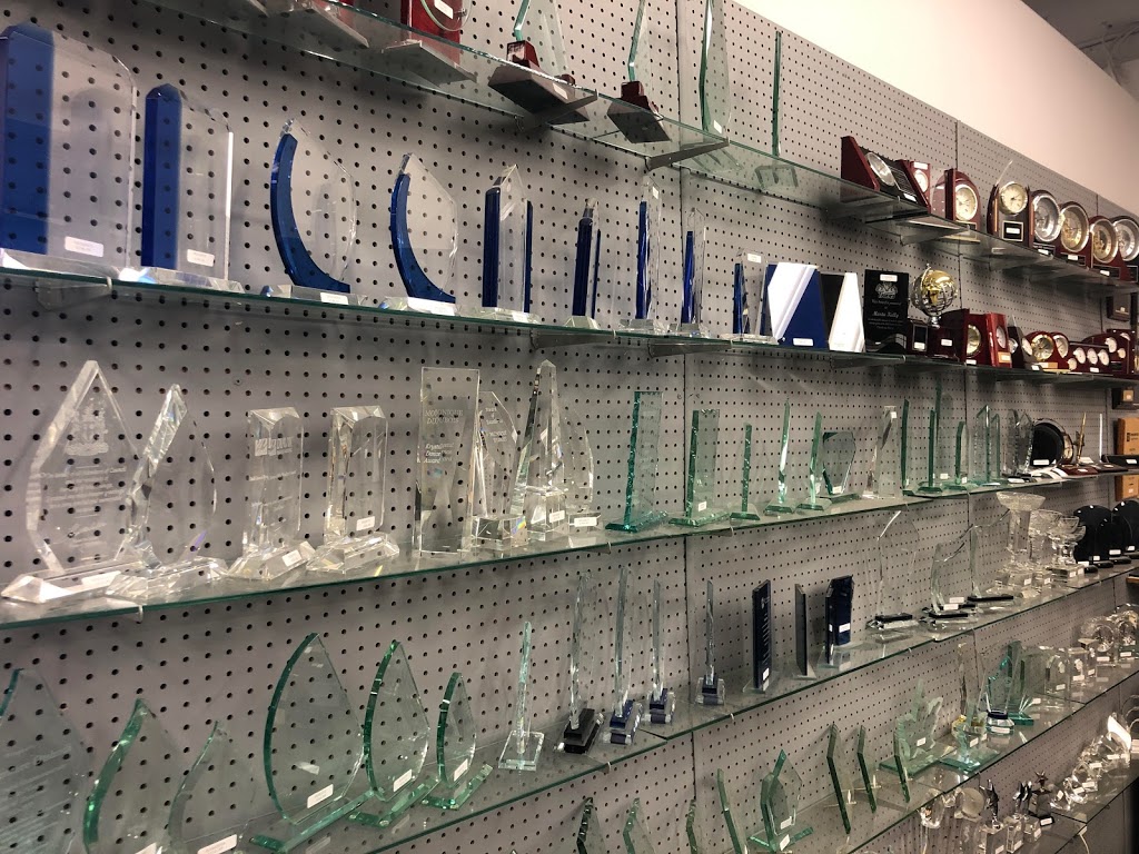 Manhattan Trophies Limited | 3715 Keele St, North York, ON M3J 1N1, Canada | Phone: (416) 636-9820