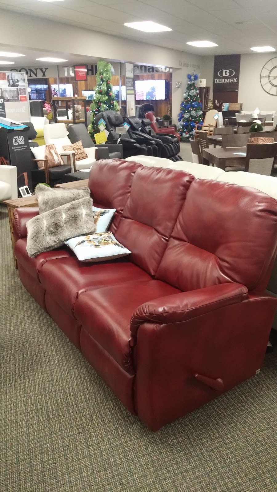 Meubles Jacob | 215 QC-153, Saint-Tite, QC G0X 3H0, Canada | Phone: (418) 365-3130