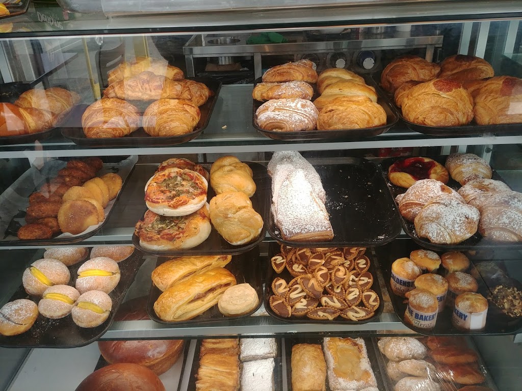 Caldense Bakery | 1451-1453 Royal York Rd, Etobicoke, ON M9P 3B2, Canada | Phone: (416) 241-9993