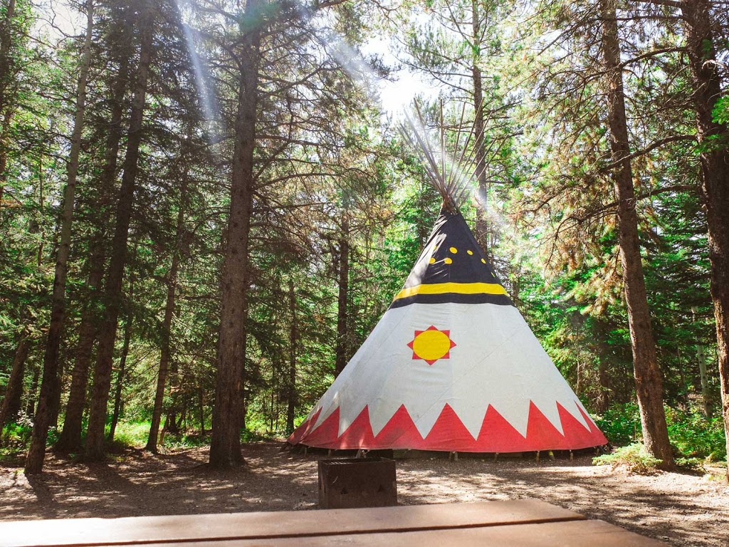 Sundance Lodges, Kananaskis Country | #2 Sundance Rd Hwy 40, Kananaskis, AB T0L 2H0, Canada | Phone: (403) 591-7122