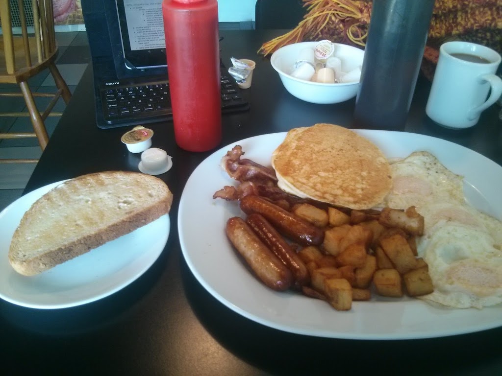 Lakeside Restaurant | 4 Cedar Grove Dr, Caesarea, ON L0B 1E0, Canada | Phone: (905) 986-4111
