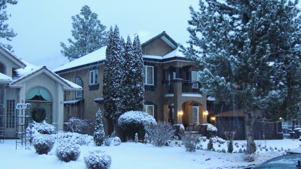 SUMMER EXPRESS B+B | 3074 Quail Run Dr, Kelowna, BC V1V 1Z7, Canada | Phone: (250) 899-8658