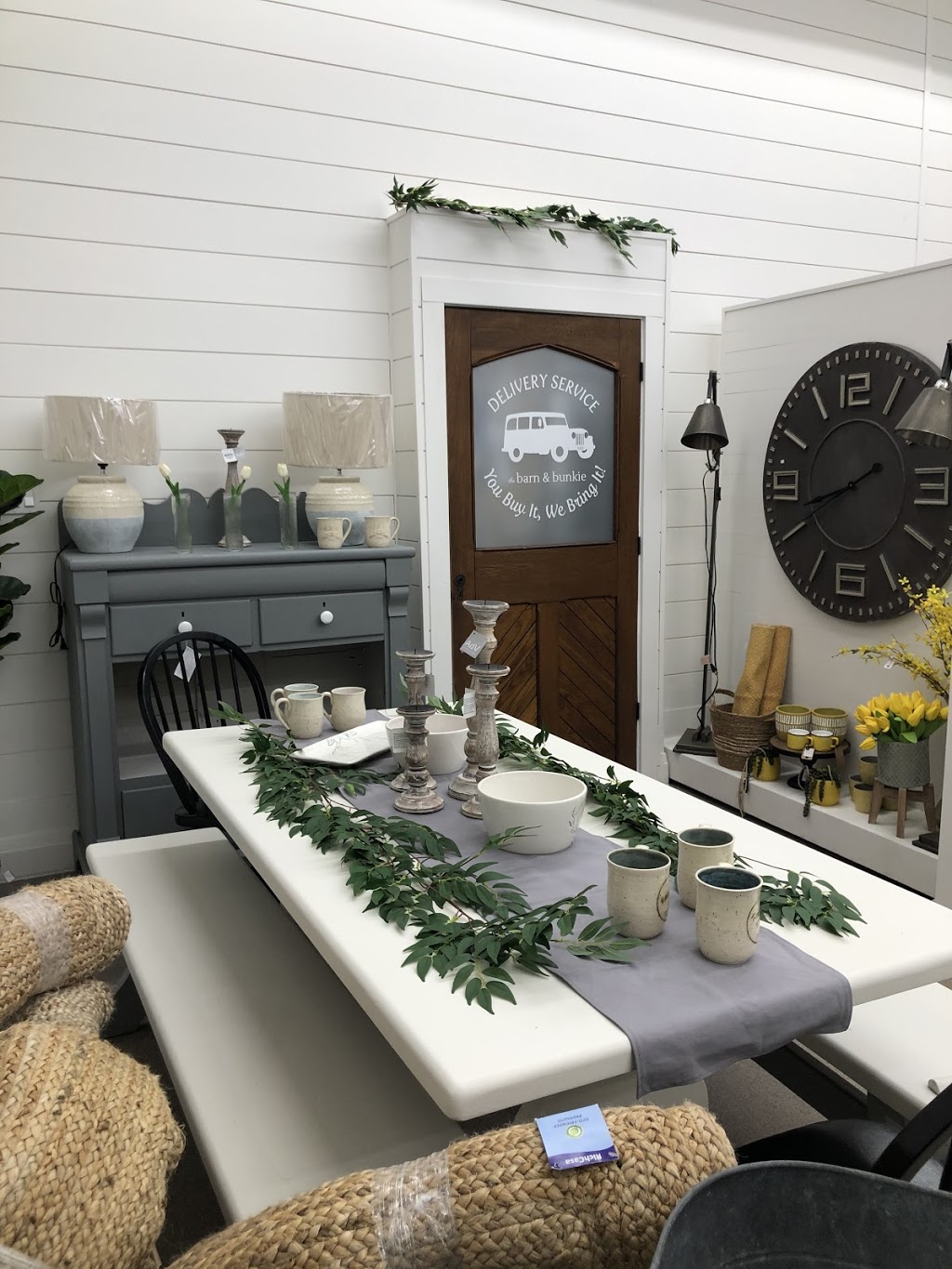Barn and Bunkie | 41 Lindsay St, Fenelon Falls, ON K0M 1N0, Canada | Phone: (705) 887-0304