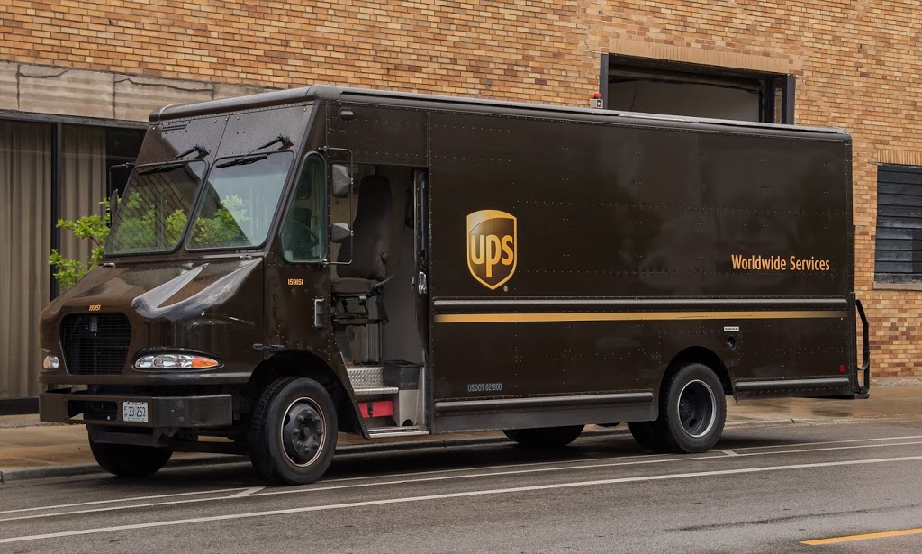 UPS Drop off package(inside Walmart) 7 days a week | 3155 Argentia Rd, Mississauga, ON L5N 8E1, Canada | Phone: (905) 785-1000