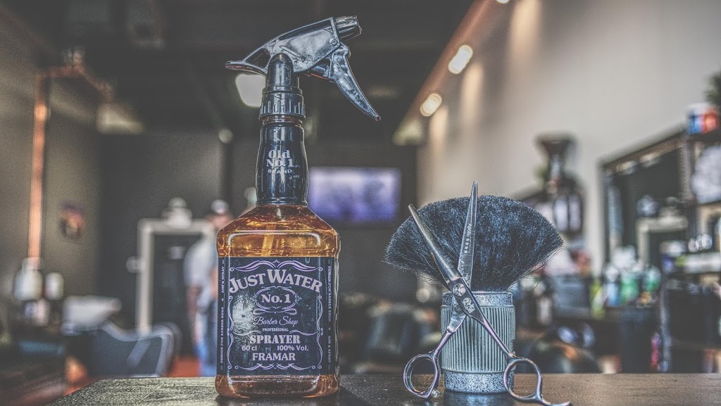 V&M Barbershop / Barbier | 2216 Bd du Curé-Labelle, Laval, QC H7T 1R1, Canada | Phone: (450) 680-1818