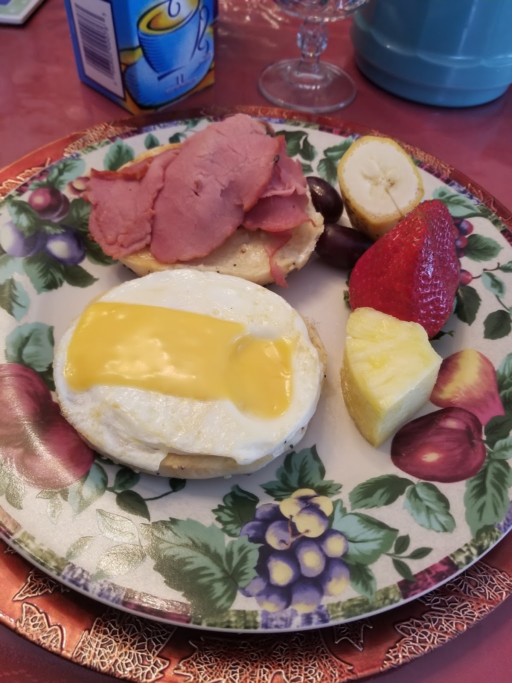 Blue Gables B&B | 4305 Simcoe St, Niagara Falls, ON L2E 1T5, Canada | Phone: (647) 865-5575