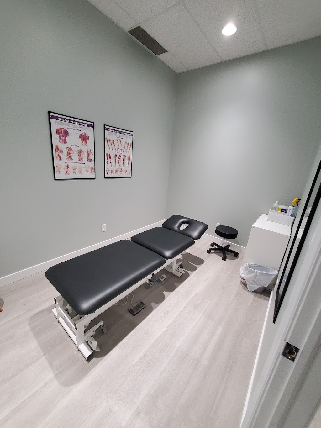 Encompass Sports Therapy SE- Physiotherapy, Shockwave Therapy | 90 Cranleigh Dr SE #13, Calgary, AB T3M 1J7, Canada | Phone: (403) 257-6992