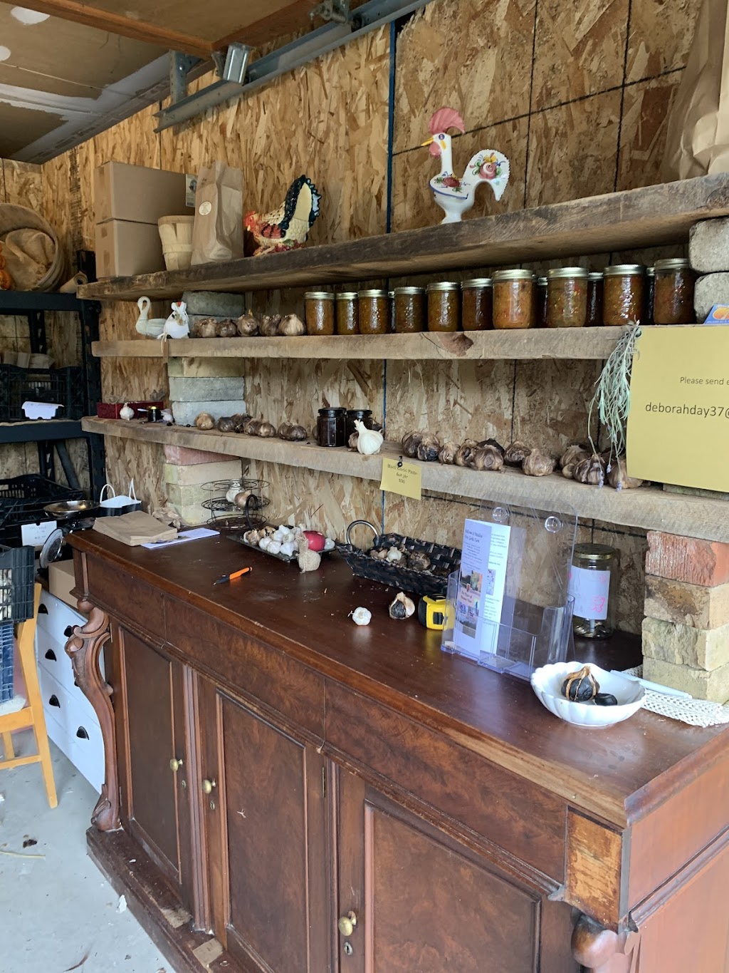 Meadow View Garlic Farm | 679 Columbus Rd E, Oshawa, ON L1H 8L7, Canada | Phone: (905) 809-1629