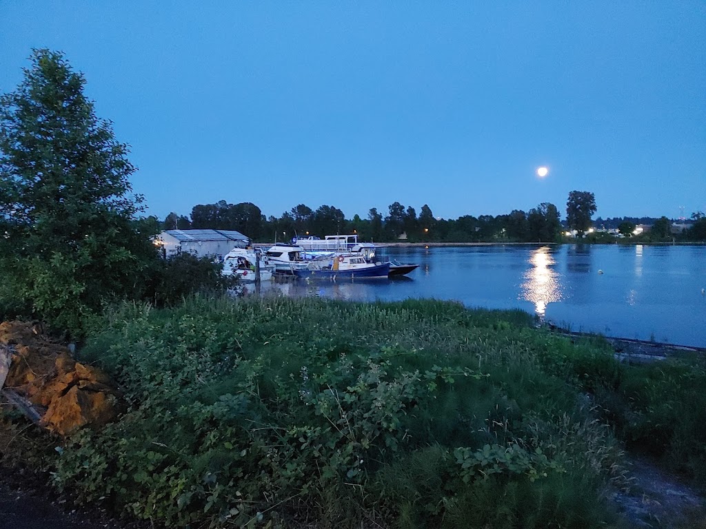 RIVER BOAT HIDEAWAY | 101 Jardine St, New Westminster, BC V3M 5M2, Canada | Phone: (778) 927-4827
